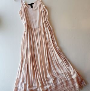 Boho chic maxi dress with lace